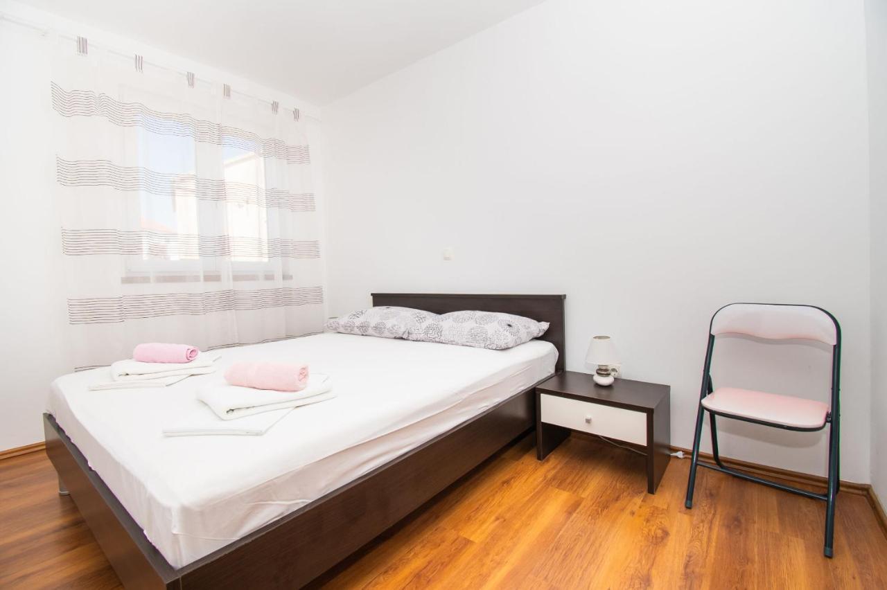 Apartments Happy Place Водице Екстер'єр фото